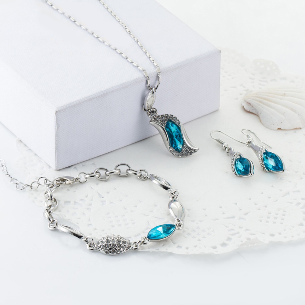 Hu Hu Hu Hu Hu Alat Bantu Pasang Kacamata♡ Set Anting Kait Gantungkalung Rantai Liontin Geometri Hias Berlian Imitasi Untuk Wanita