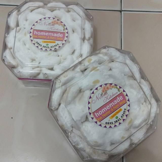 

NOVIA KITCHEN KUE PUTRI SALJU& KUE NASTAR HOMEMADE