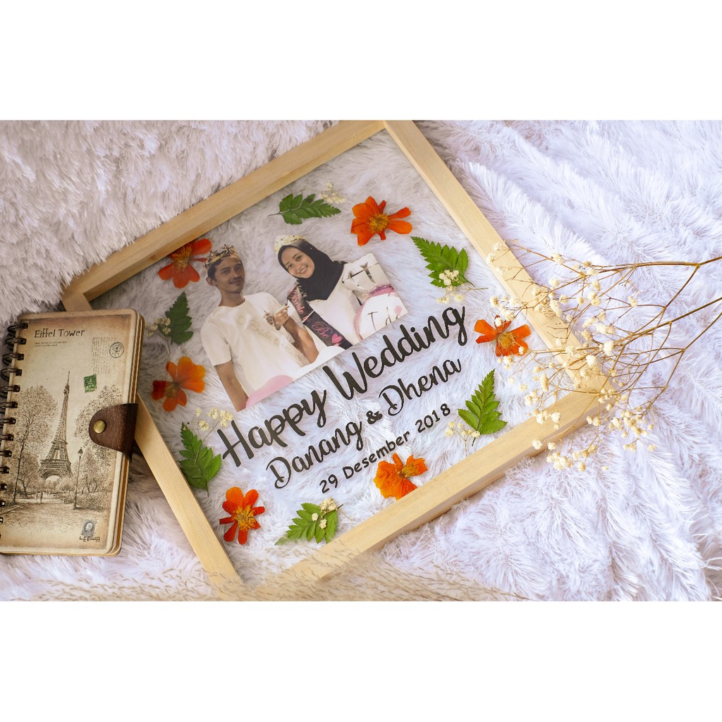 

PressedFlowerFrame30x30