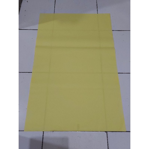 

Kertas Kuning Import 65x100 cm (1 lbr)