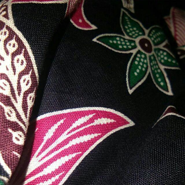 Atasan Batik Wanita Motif Gloria Kupu-kupu Cenderawasih