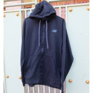 new balance essentials 90s hoodie
