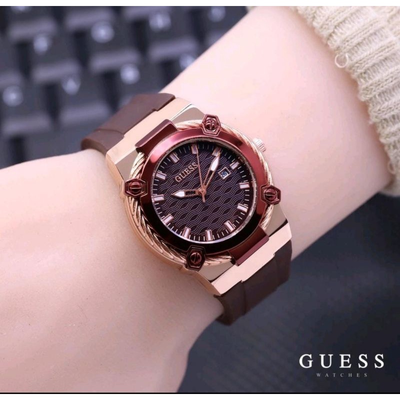 Jam Tangan Wanita Terlaris Jam Tangan Fashion Rubber Halus Wanita Jam Tangan Favorit Kesukaan Wanita