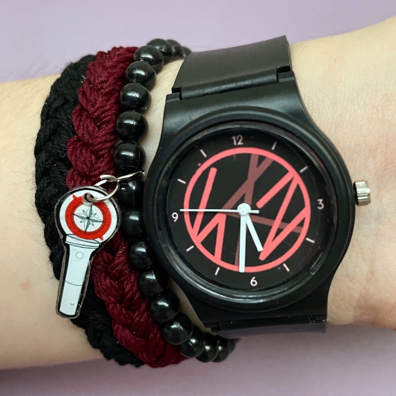 Jam Tangan stray kids logo Skz