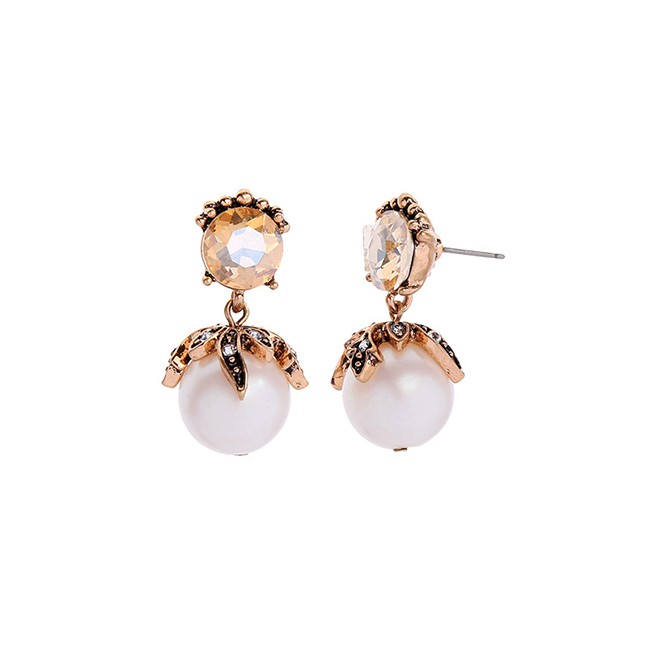 LRC Anting Tusuk Fashion Gold Flower Pearl Earrings F69619