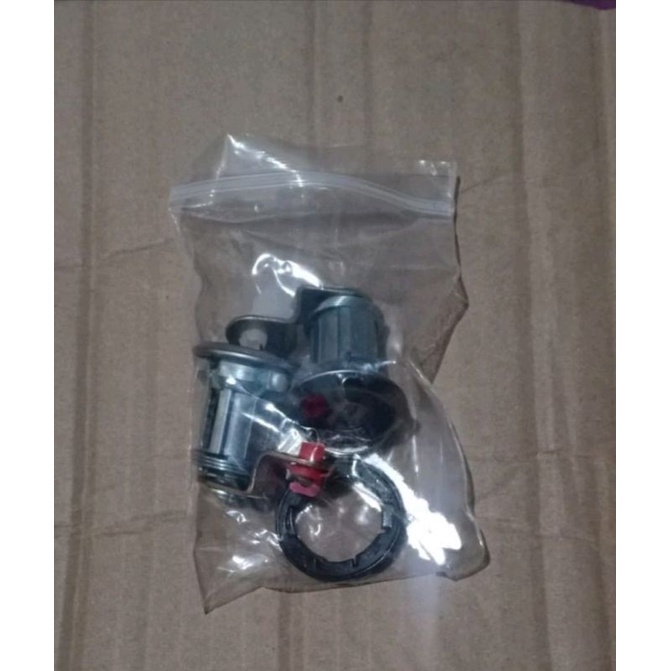 Car Door Lock / Kunci Pintu Set Taft GT F70 Rocky Feroza Hiline