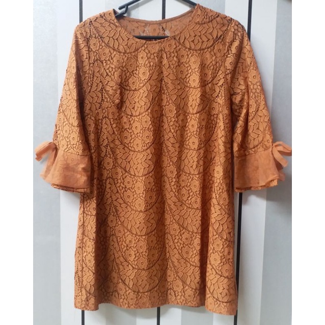 dress atau atasan brokat