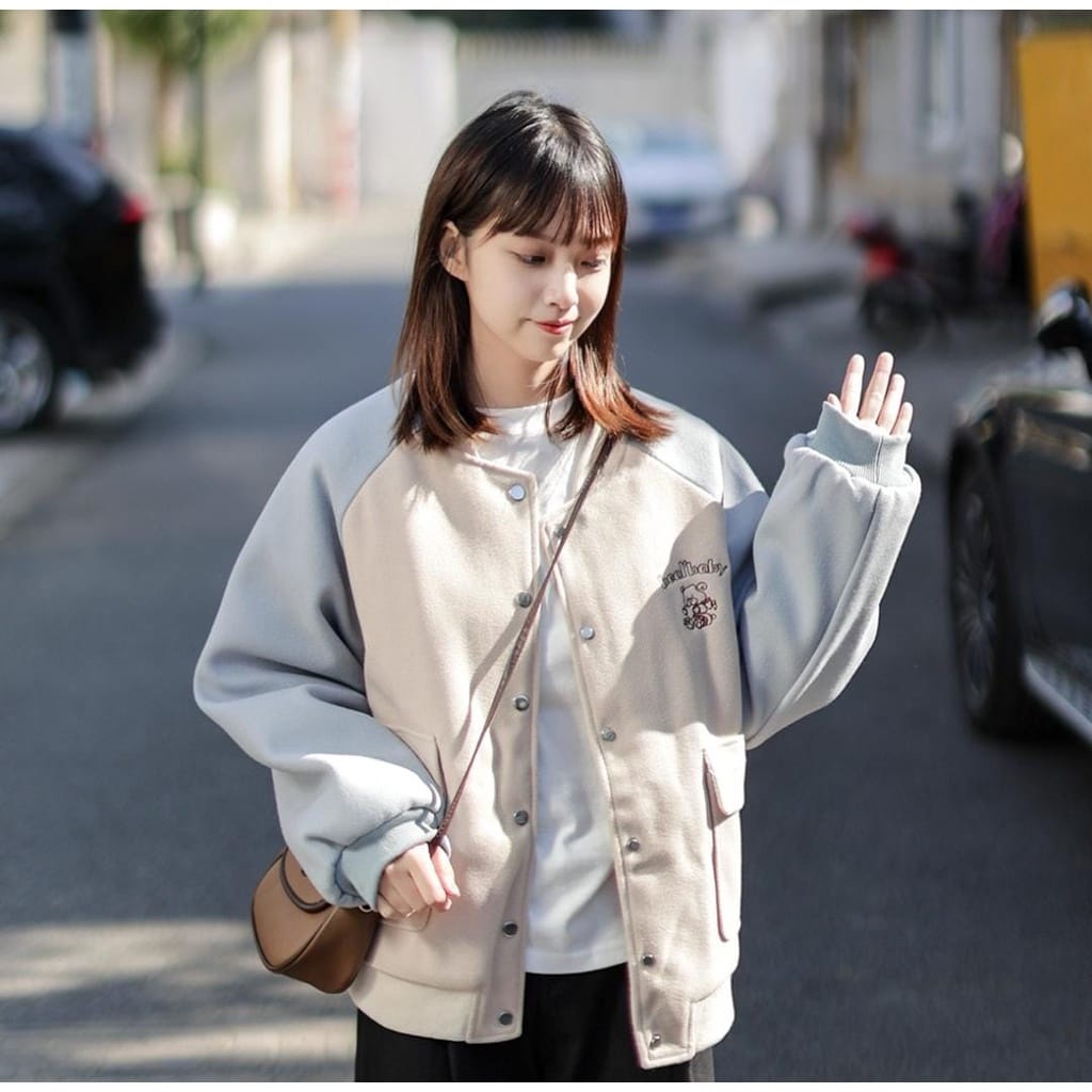 Outfit - Two Tone Bear Varsity Jacket Baseball Wanita Korean Style