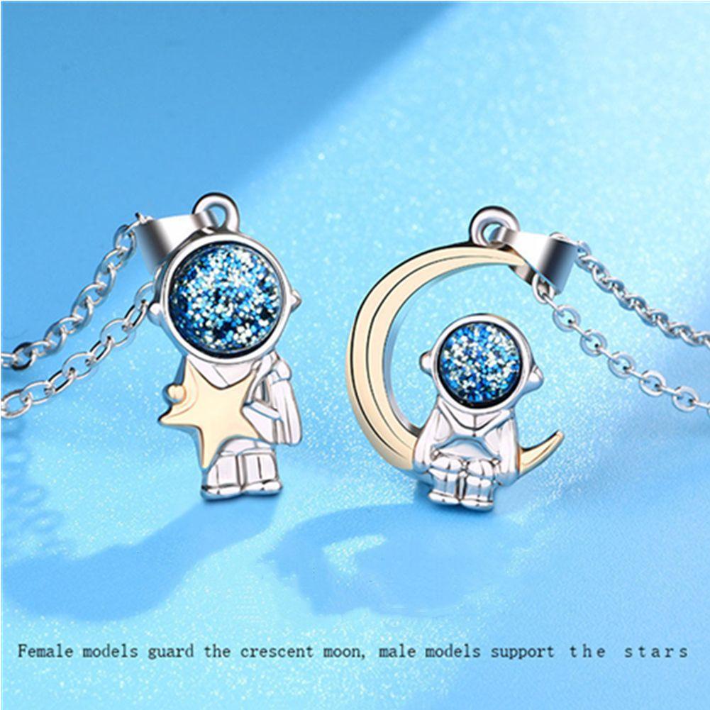 R-flower 1pasang Astronot Liontin Pasangan Kalung Aksesoris Hari Valentine Spaceman Perhiasan Cinta Memorial Pasangan Klavikula Necklace