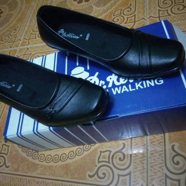 Sepatu dr kevin