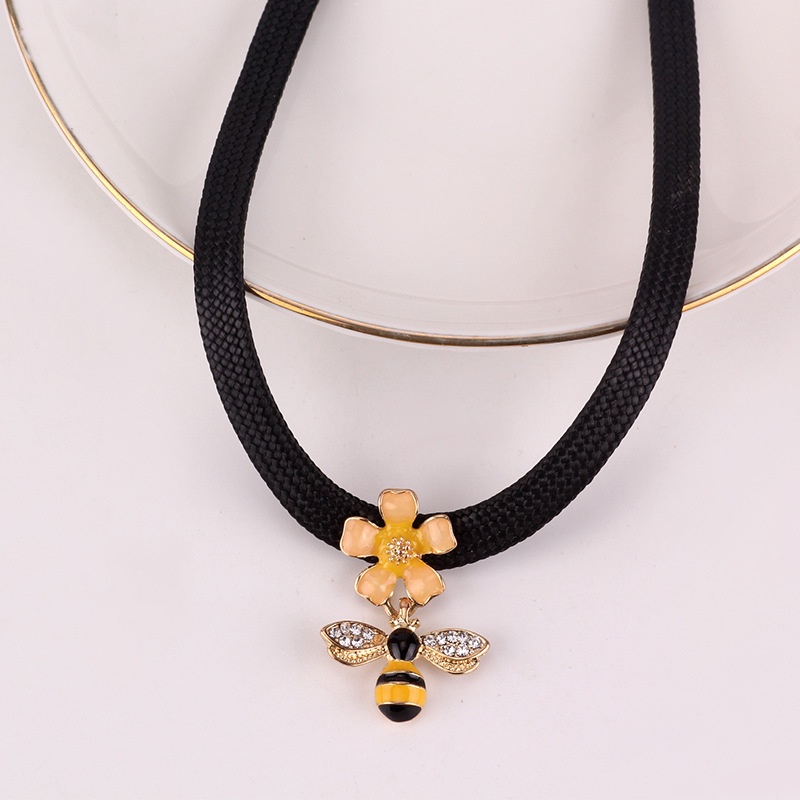 Kalung Choker Rantai Gaya Korea Hias Zirkon Berlian Imitasi Untuk Wanita