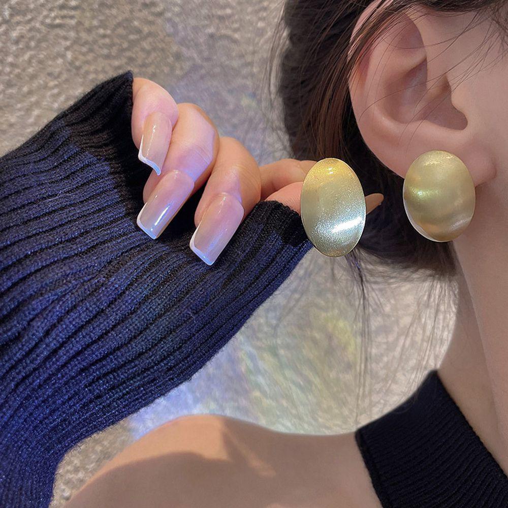 Mxbeauty Anting Wanita Manis Geometris Pesta Desain Fashion Matte Lady Oval Stud Earrings
