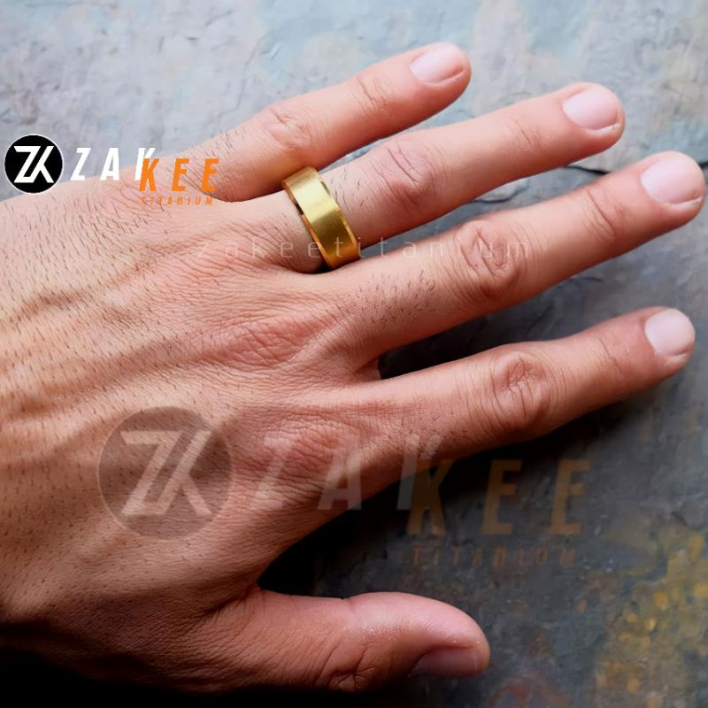 Cincin Pria Wanita Emas Titanium Anti Karat Cincin Hadiah Pasangan Couple Cowok Cewek