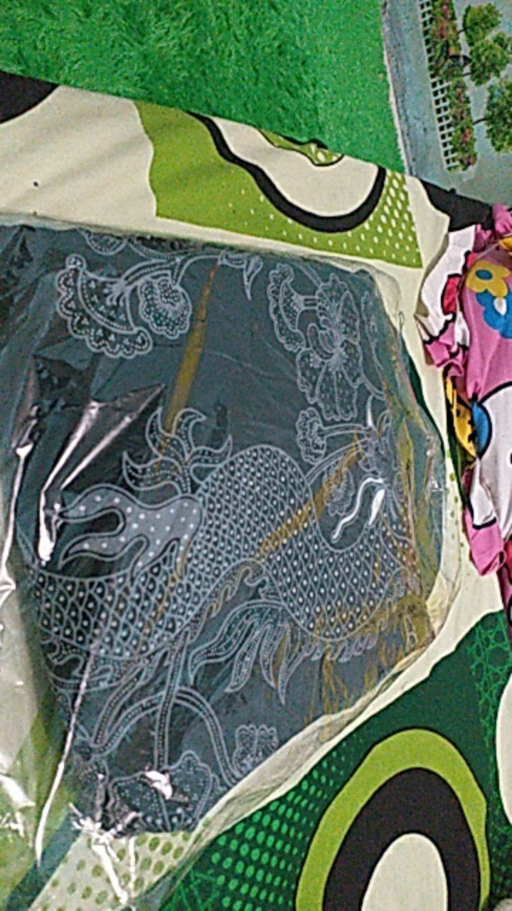 Naga Hitam Rahayu Kemeja Batik Pria Motif Naga Abu Hitam Lengan Pendek Berfuring Kemeja Premium