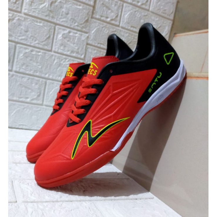 sepatu futsal specs SATU terbaru