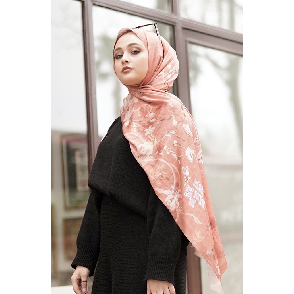 SOFYA SHAWL SPICE SATIN