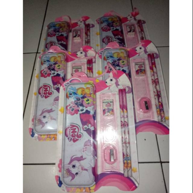 

Tempat pensil set karakter anak 6 in 1