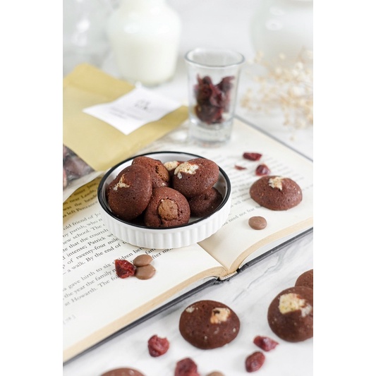

Berry Velvet Cookies