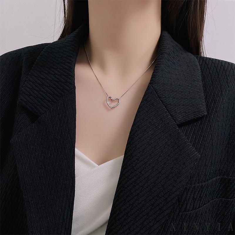 【Bayar di tempat】Kalung Titanium Wanita Fashion Hati Liontin Berlian Rantai Klavikula Aksesoris Kalung Cewek Korea Murah