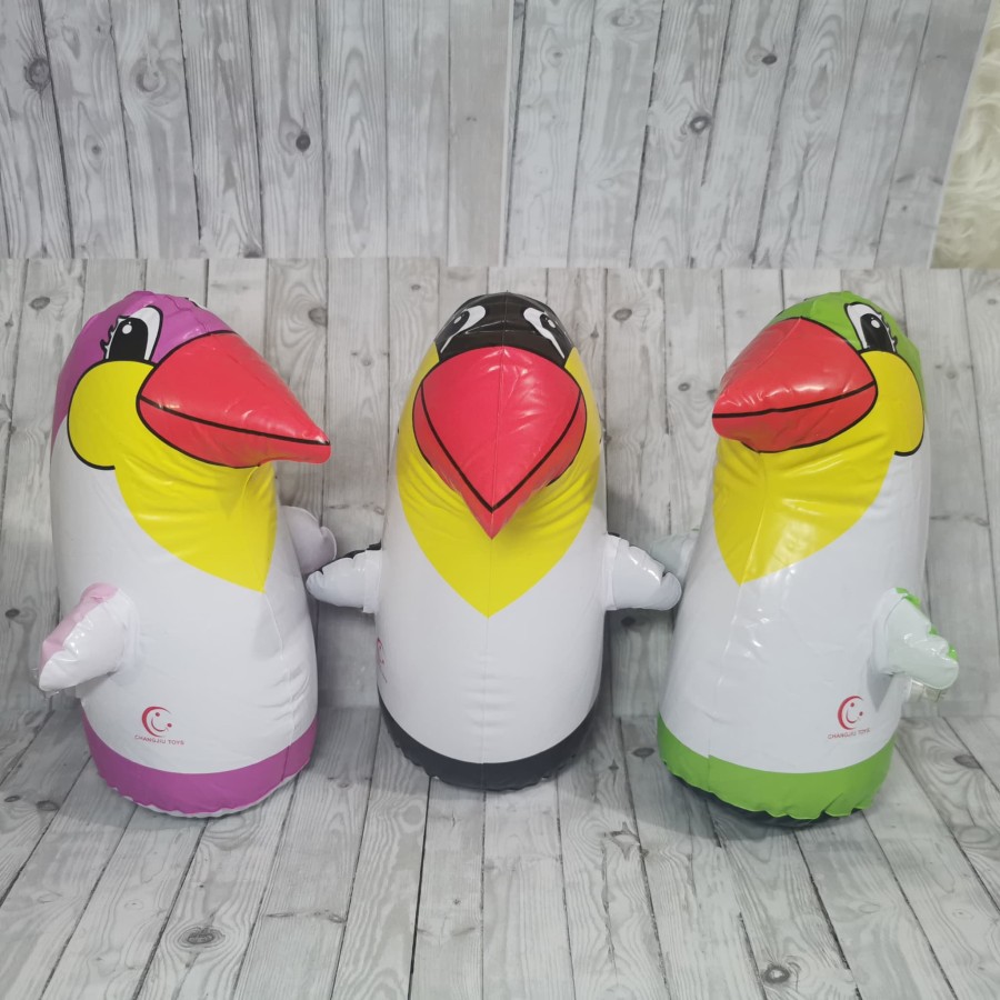 mainan samsak balon tiup pinguin ada pasir pemberat dibawah pinguin