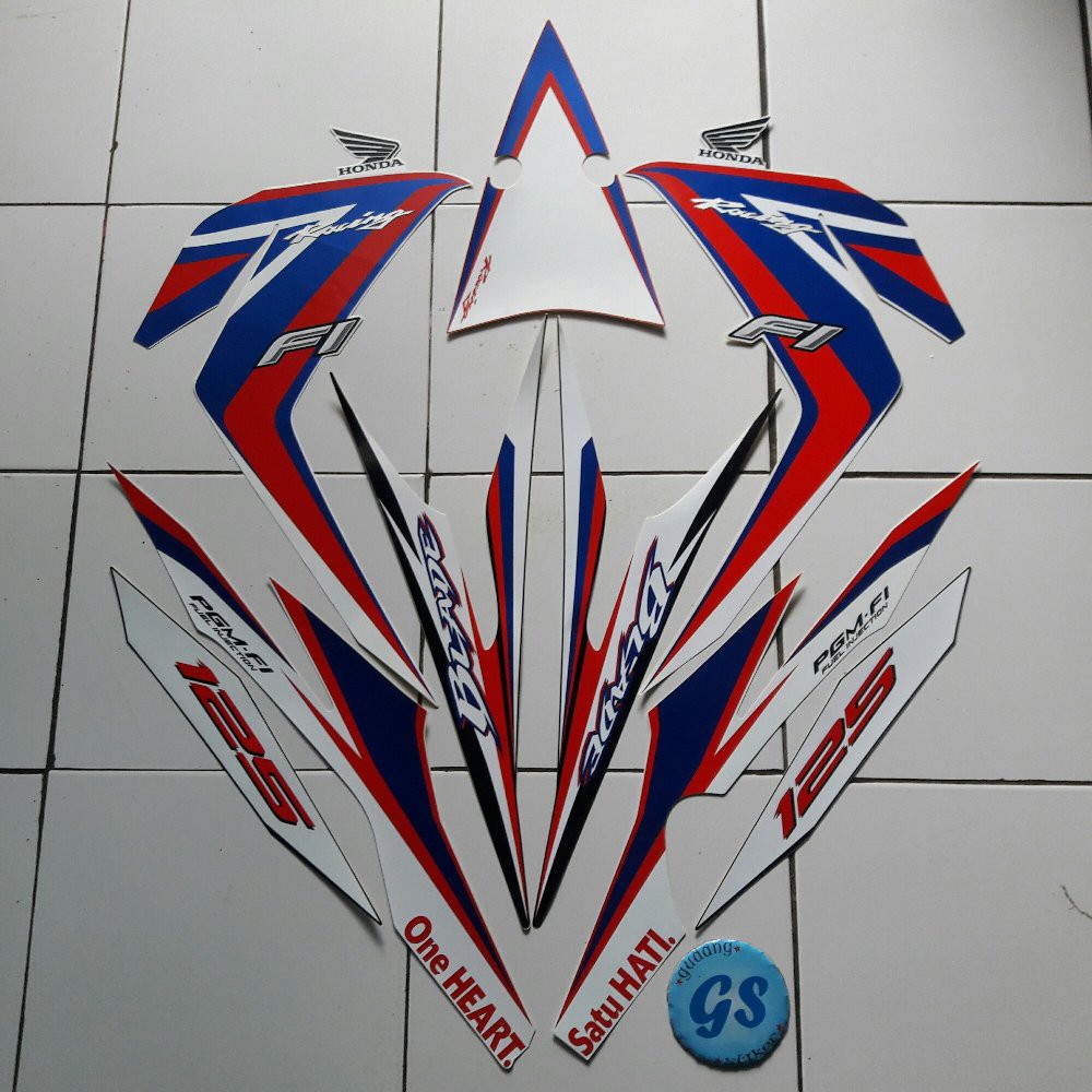 Variasi stiker motor blade racing 125 fi 2015 putih-merah