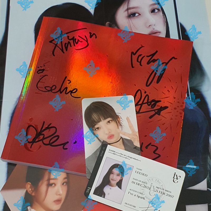 IVE 1st single album ELEVEN ( SIGNED ALBUM )