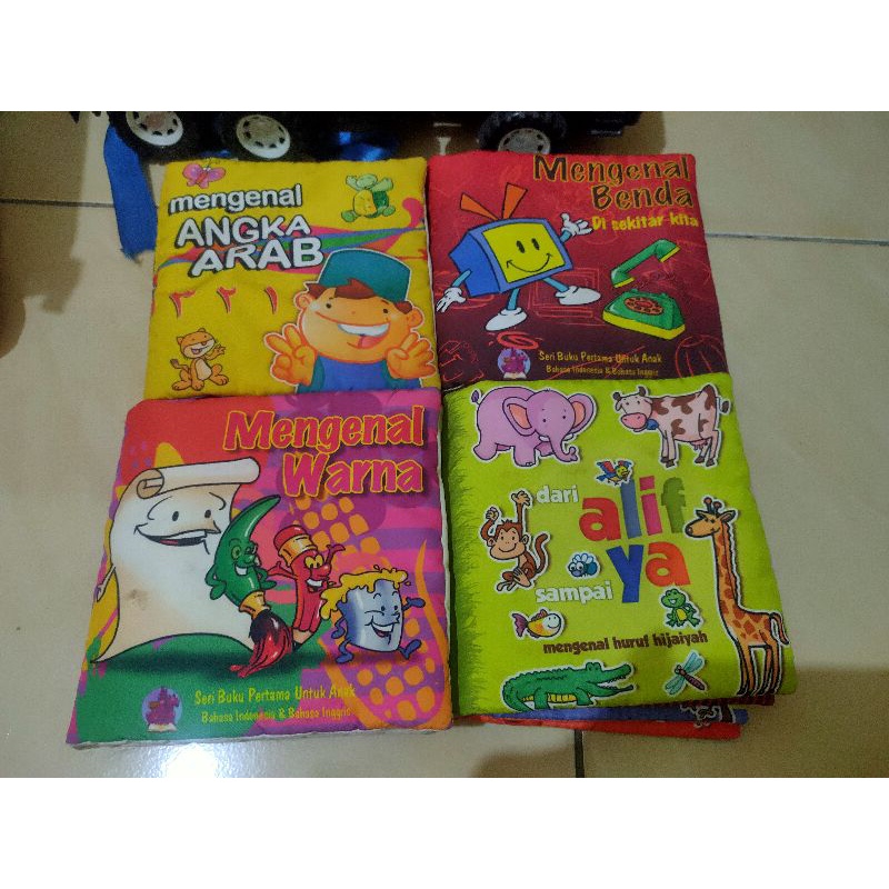 Preloved buku Bantal anak dan balita