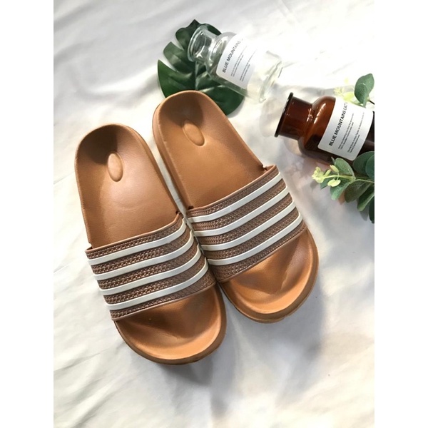 Sandal Slop Cowok Motif Garis Lokal Shevano 1359-2-Mocca