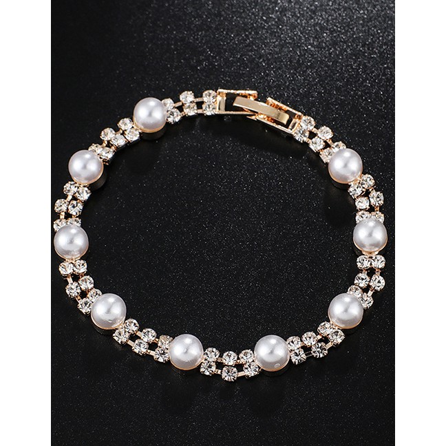 LRC Gelang Tangan Fashion Diamond Bracelet With Diamonds F7169X