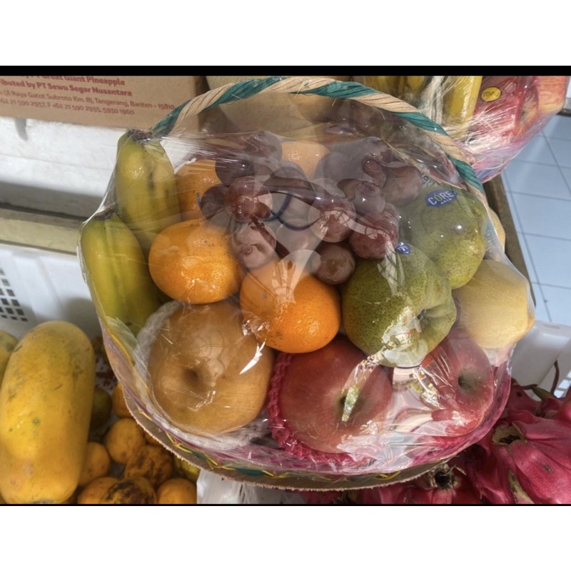 

parsel buah fresh ukuran ukuran besar +kartu ucapan