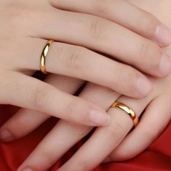 Cincin Titanium Wanita Dan Pria Asli Anti Karat Tidak Luntur Warna Hitam/Gold/Silver  Polos Tipis Klasik Simple/ READY SATUAN DAN COUPLEAN