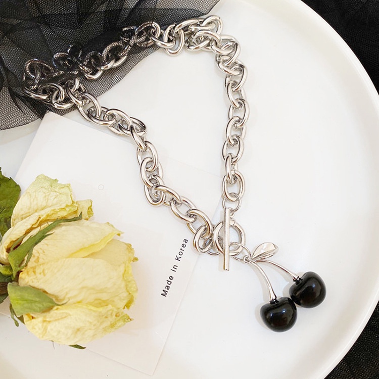 Online influencer klavikula rantai ins angin dingin black cherry kalung fashion wanita kalung hip ho
