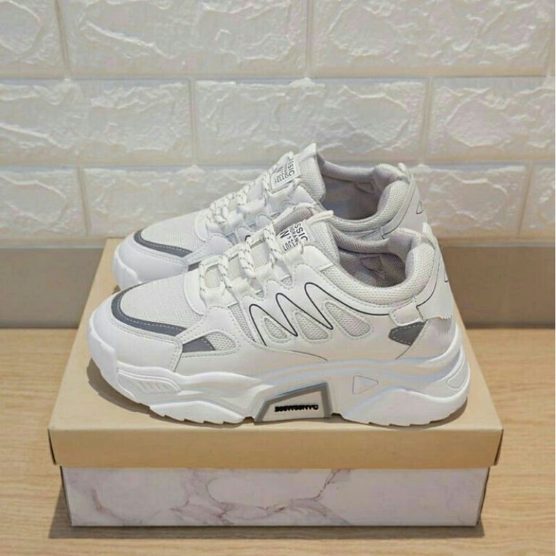STYLEEKU.ID / SNEAKERS WANITA KOREA / SEPATU SNEAKERS IMPORT / SEPATU FASHION WANITA BRANDED