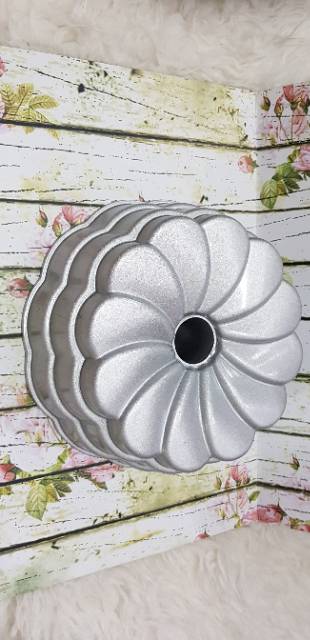 Flower Bundt Pan / baking pan / loyang kue tanpa sambungan