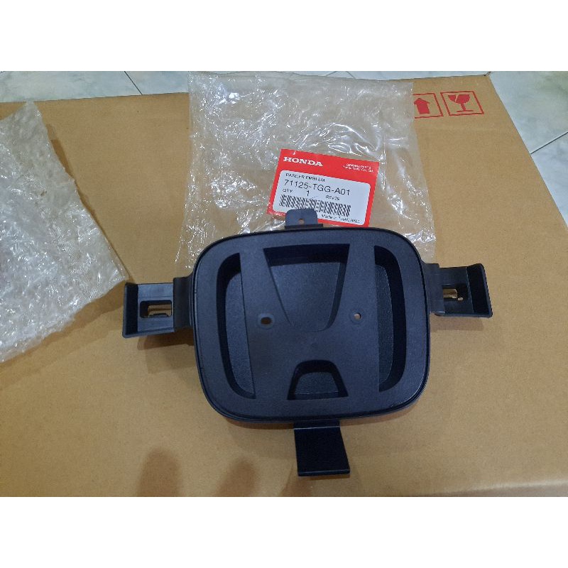 dudukan emblem grill grille honda civic turbo 2016 2017 2018 2019 2020 ori