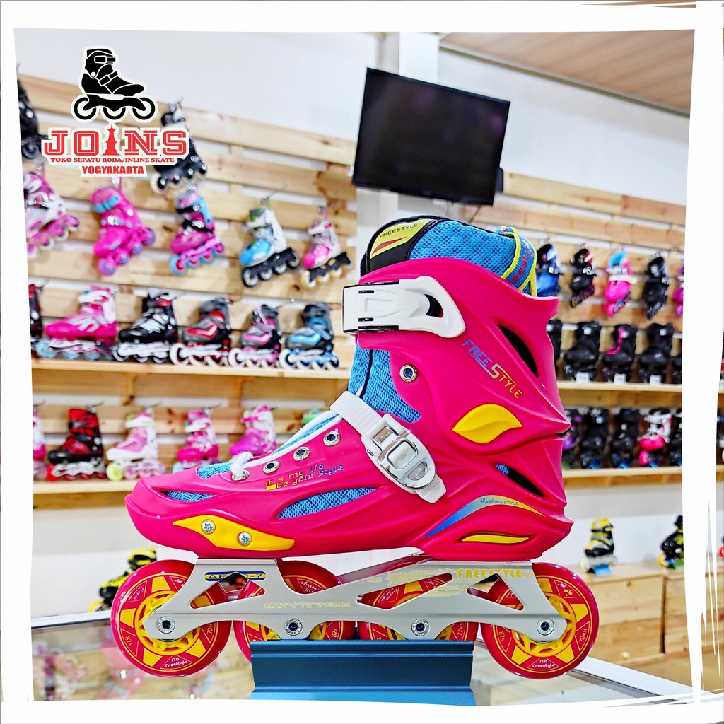 Sepatu roda Anak Inline Skate Anak Freestyle N8 Pink