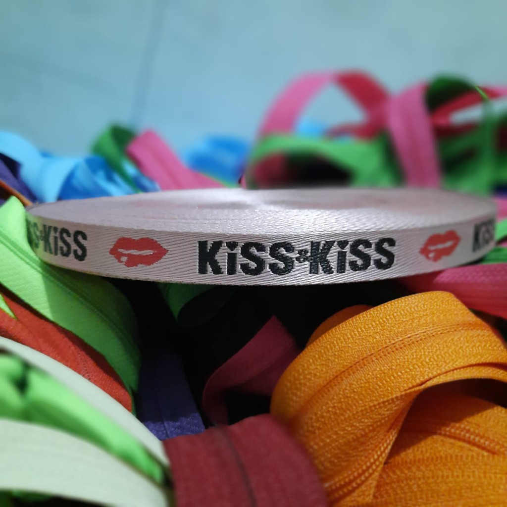 TALI TAS KISS WEBBING 1,5 CM 1 ROLL 22 METER