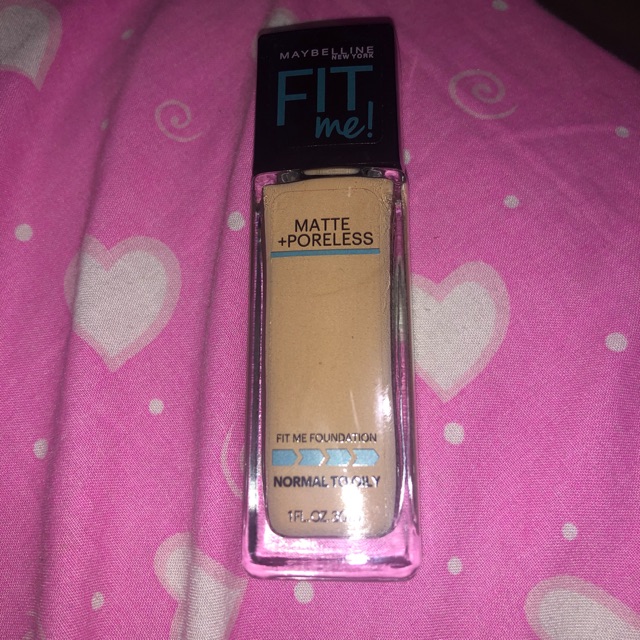 Maybelline Fit Me Foundation shade 220 NATURAL BEIGE