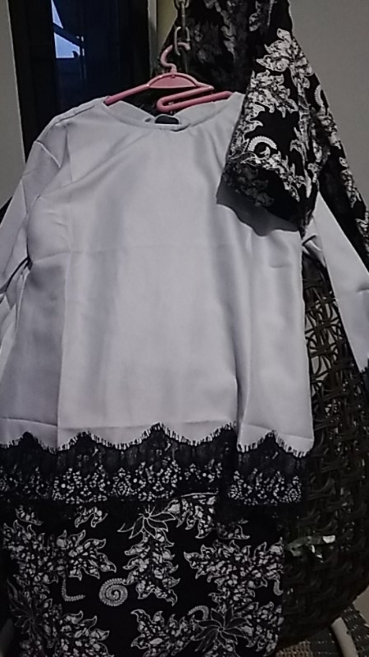 Maura Couple - Sania Ruffle Batik Couple