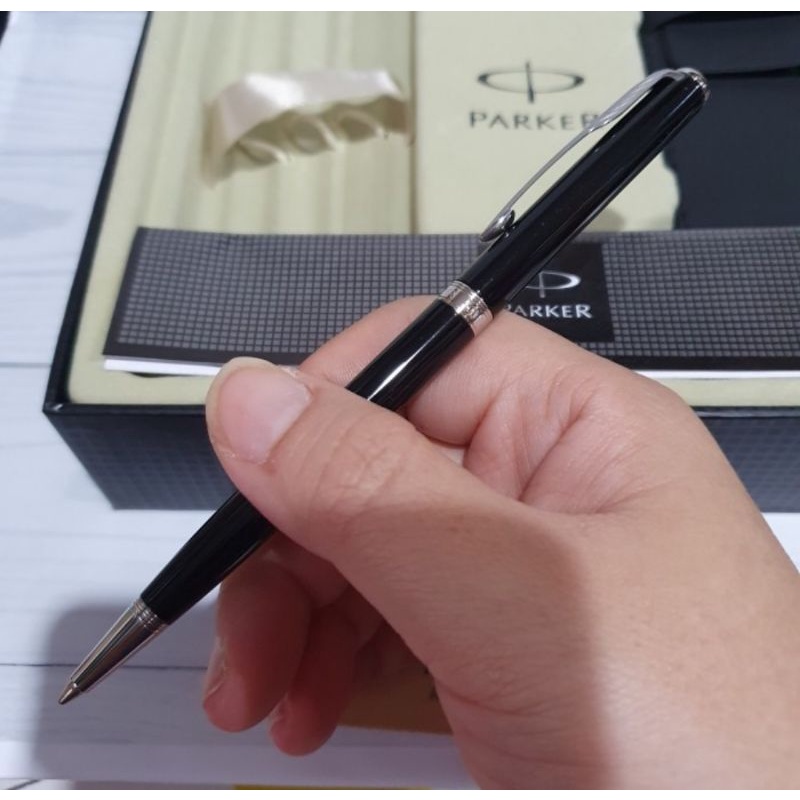 

Pulpen Parker Sonnet Slim Original Black Silver