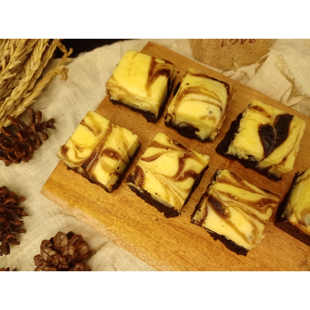 

BROWNIES Cheese Cream / Brownies Keju