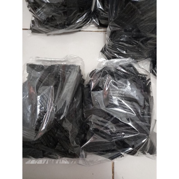 

kerupuk jengkol (mentah)