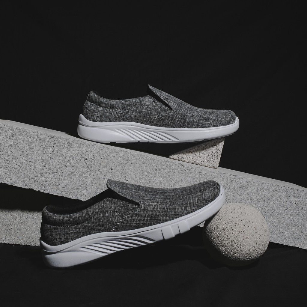 

Koketo Miter Abu Abu - Sepatu Sneakers Slip On Tanpa Tali Gowes Olahraga Santai