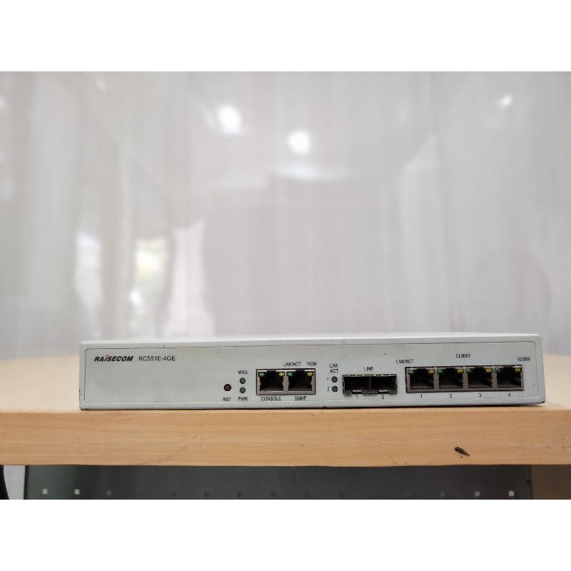 RC551E-4GE Dengan 4 Port Gigabit