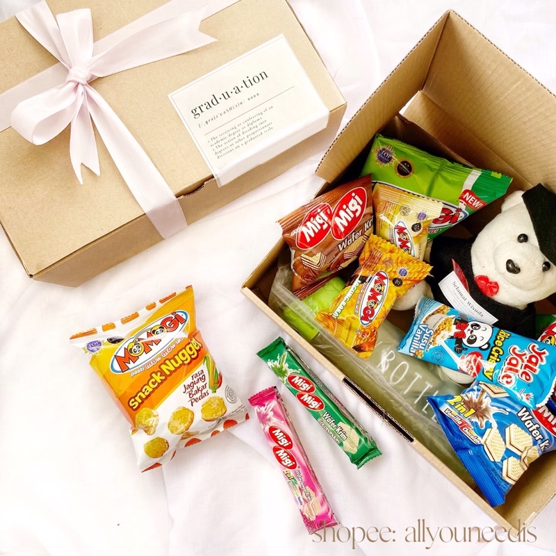 

HAMPERS SNACK BOX MURAH UNTUK WISUDA, ULANG TAHUN, DLL.