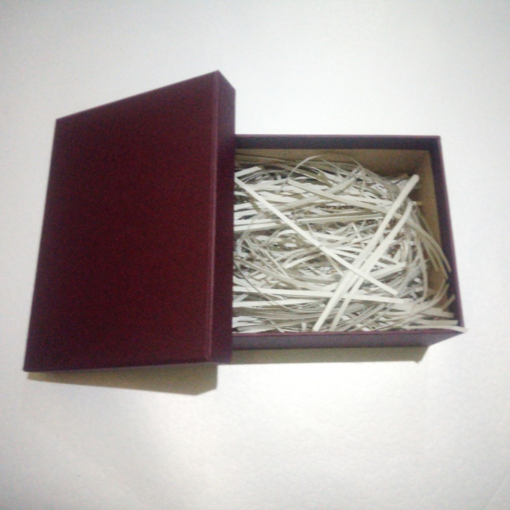 

50gr gr Kertas Serut Paper Shredder Packing Kertas Hancur Kertas Potong Kertas Cacah Putih Abu