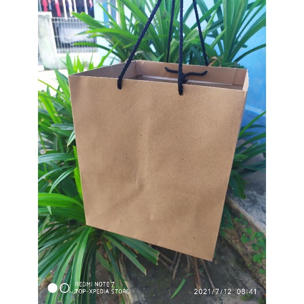 

READY Paperbag kraft coklat 200gsm P22xL22xT25 kotak nasi 20x20 polos