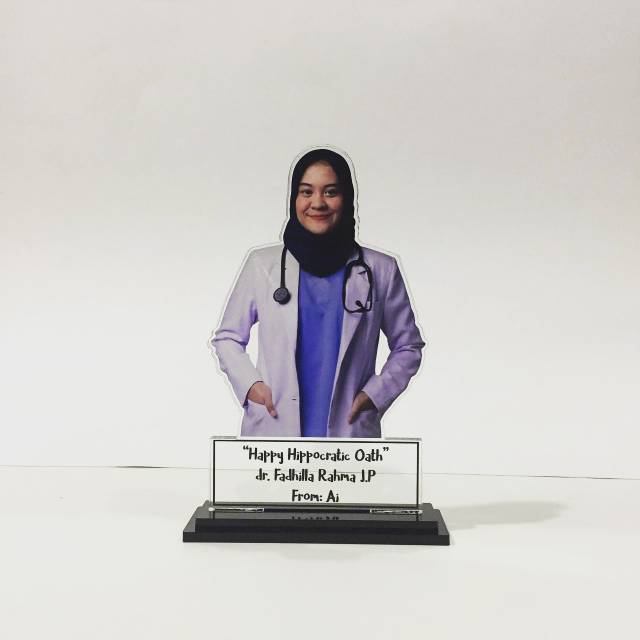 plakat akrilik custom, plakat custom, vandel custom, vandel murah,piala penghargaan,kado ultah