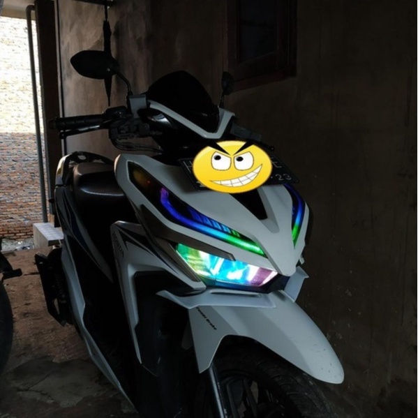 stiker alis motor vario 150/variasi lampu motor vario 150,125 new/akseoris lampu motor vario