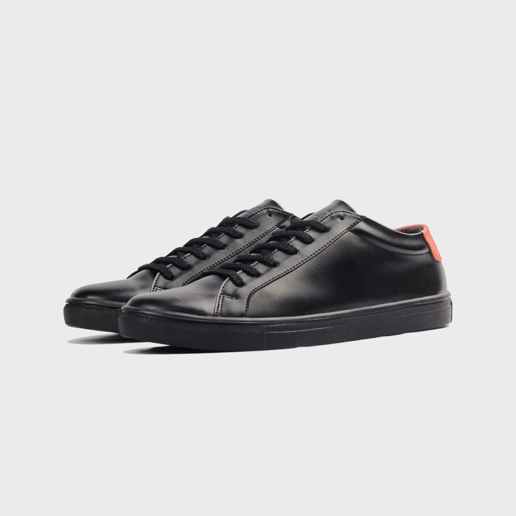 Sepatu Sneakers Pria Casual Hitam Polos Sama Brand - OCTA BLACK ORANGE